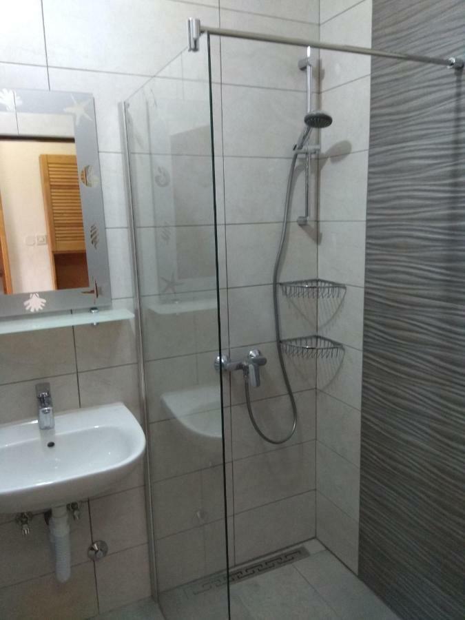 Apartments Tonkovic Kornić Екстериор снимка